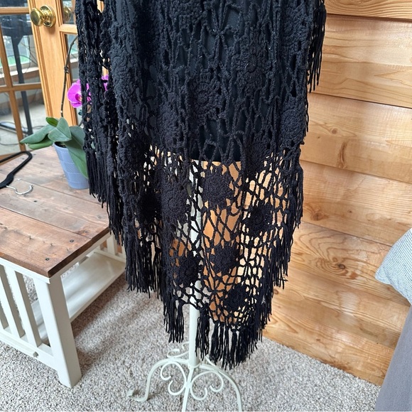 SAY WHAT Black Crochet Fringe Vest Boho Festival Open Knit Layering Duster Sz XS - Picture 10 of 14